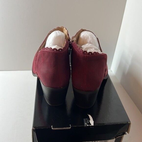 Journee Collection Tessa Bootie Wine size 6.5 M - Picture 3 of 5